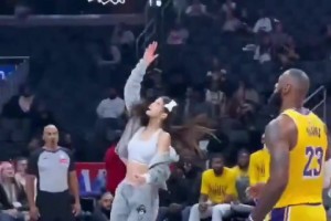 AI技术太牛逼了！单挑詹姆斯成了一件非常轻松的事！